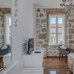 Hotel Black 4*