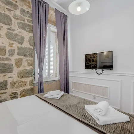 Lorenzzo Diocletian's Palazzo Storico 4* ספליט