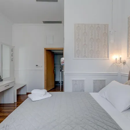 Lorenzzo Diocletian's Palazzo Storico מלון 4*