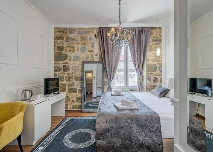 Lorenzzo Diocletian's Palazzo Storico Split